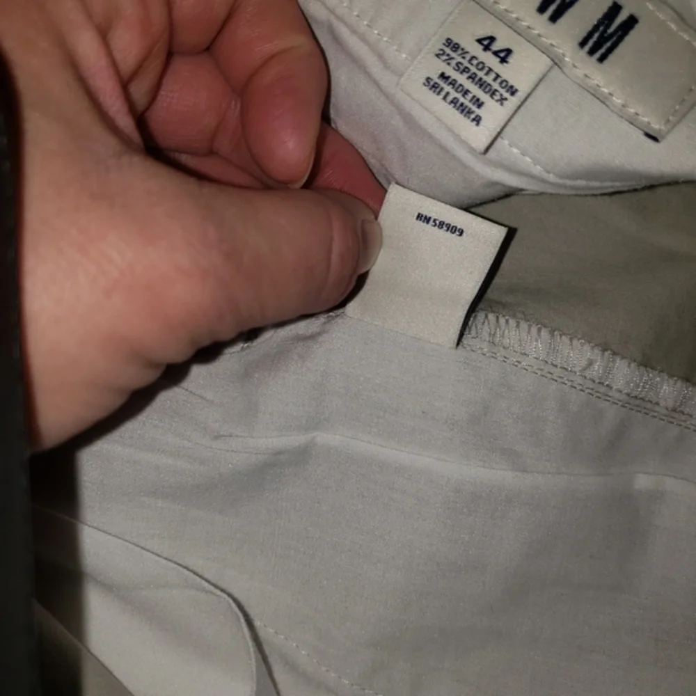 NWT - ROWM Men’s Cargo Shorts -‎ Size 44